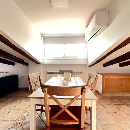Atico Atocha Ile Temporal Apartment Madrid Bagian luar foto