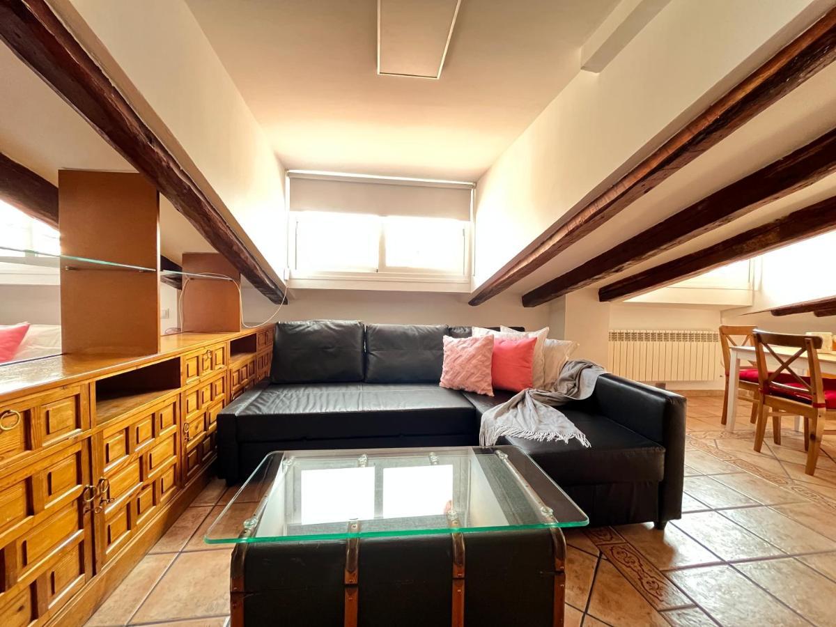 Atico Atocha Ile Temporal Apartment Madrid Bagian luar foto