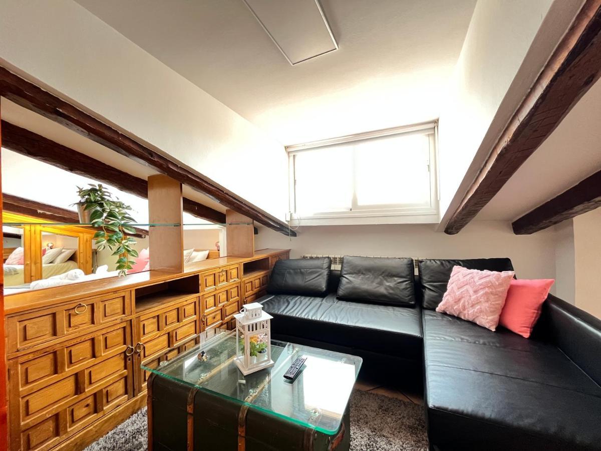 Atico Atocha Ile Temporal Apartment Madrid Bagian luar foto