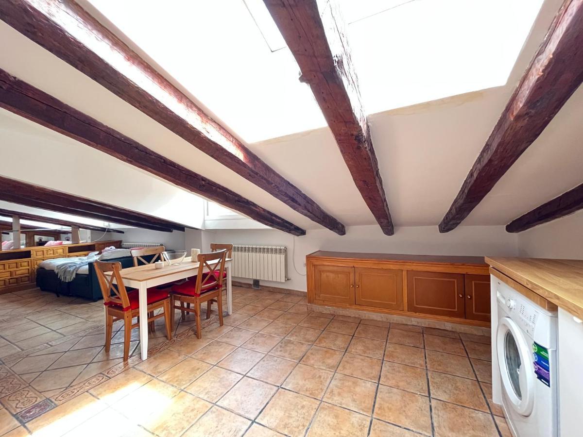 Atico Atocha Ile Temporal Apartment Madrid Bagian luar foto